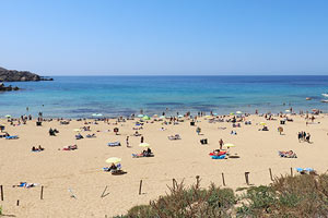 Malta rannat Golden Bay
