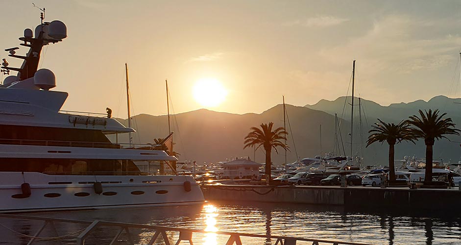 Auringonlasku Porto Montenegro