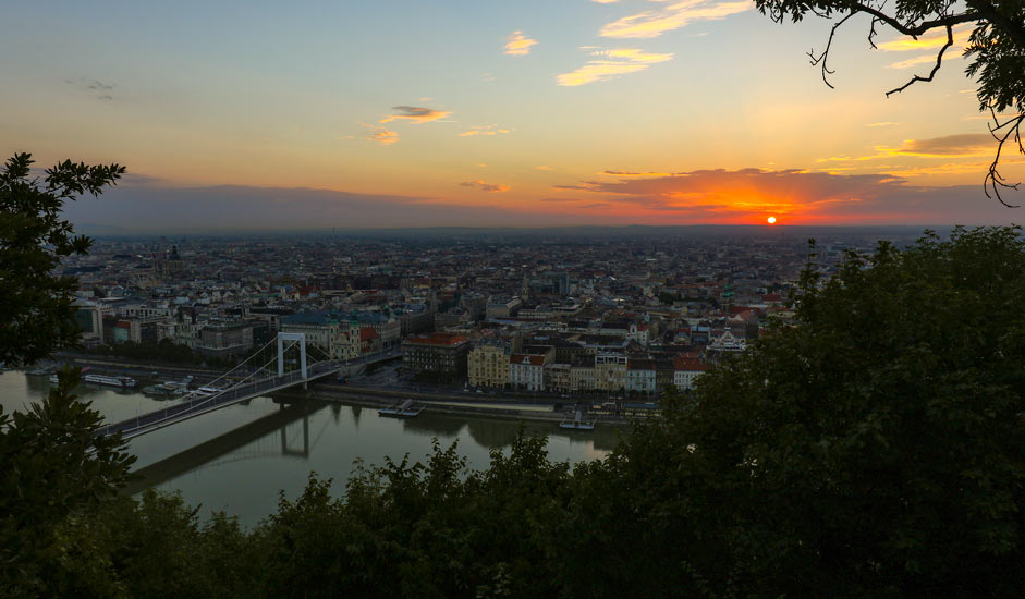 Auringonnousu Budapestissa
