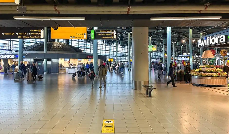 Schiphol Plaza - Amsterdamin lentokenttä